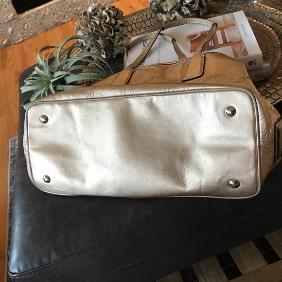 COACH GOLD KISS LOCK SHOULDER BAG - Picture 8 of 15